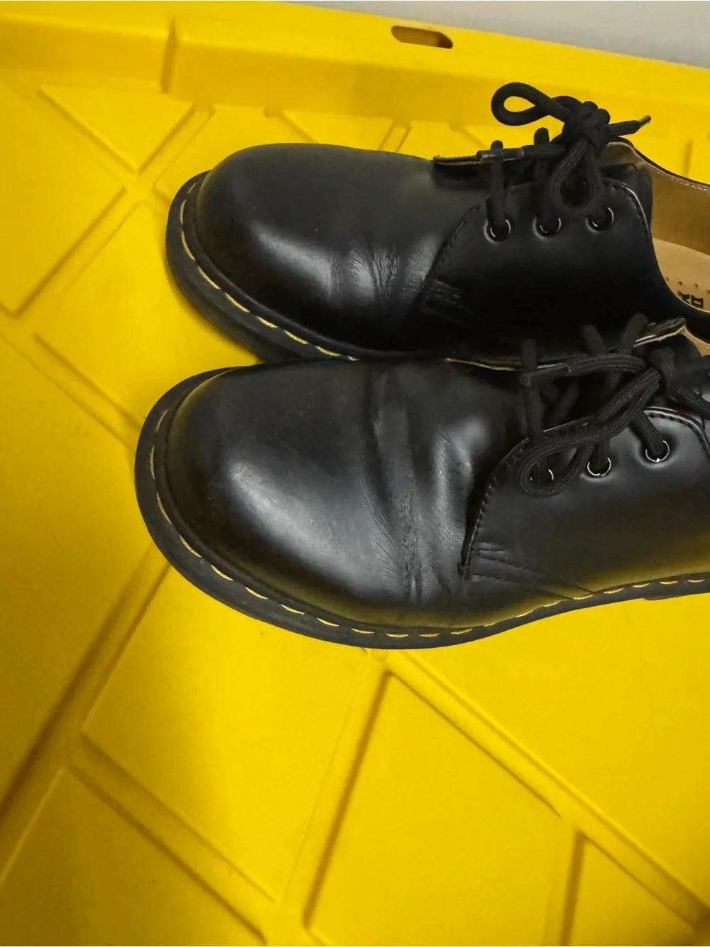 Dr Martens 1461 Men’s 8 Women’s 9 Black Leather 3 Eye Derby Oxford Shoes